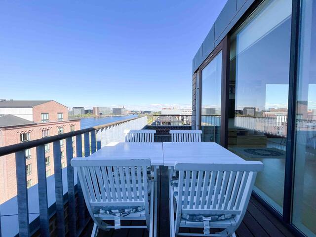 Lovely two bedroom flat with panoramic views gallery image 4