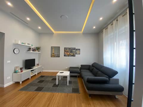 Top Airbnb: Casa Linda – 3 bedrooms, 2 bathrooms, parking. in Pavia