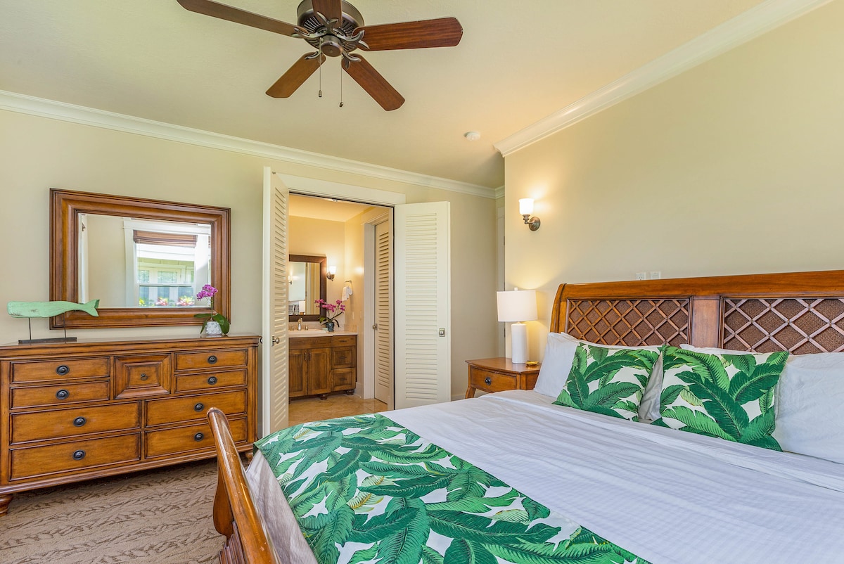 Master Bedroom 2 is equipped with another king sized bed and en-suite bathroom.