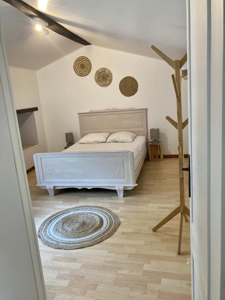 Schlafzimmer 1