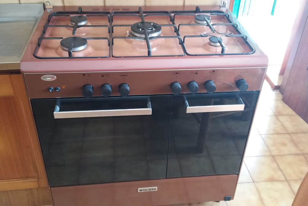Cucina a gas con forno