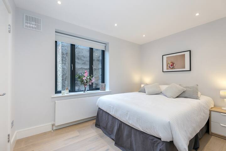 Stylish 3BR Bohemian Retreat by Portobello gallery image 3