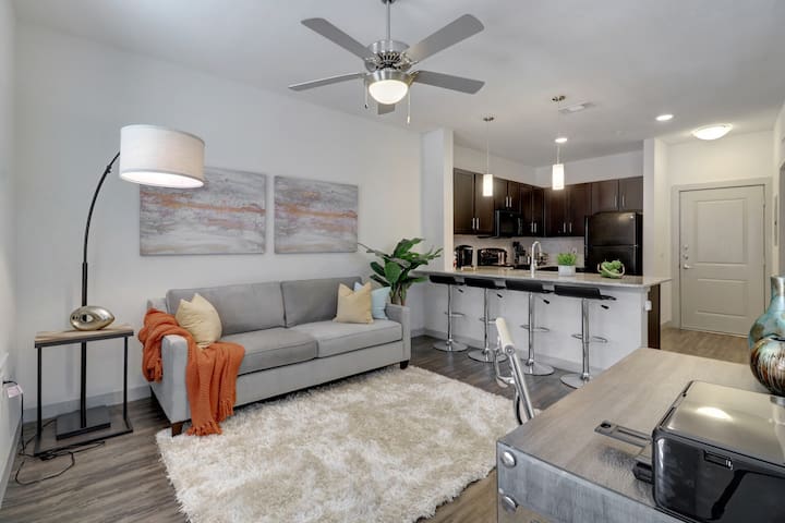 ★Walk to S&W Med Center|Studio|Fast Wifi|Pool+Gym