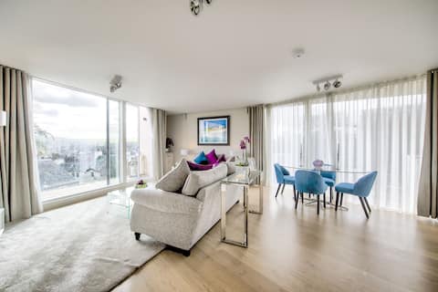 Successful Airbnb property: Luxurious apartment 10 minute walk from Old Course in St Leonards