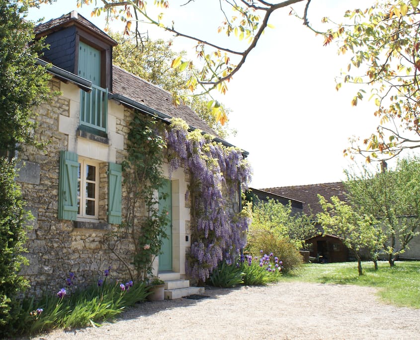 The Barn from the entrance drive, it is set in a large orchard garden, plenty of parking.