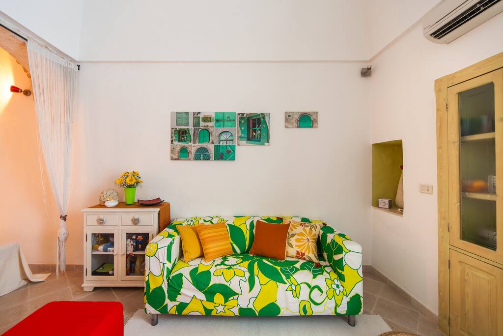 Living room, 1st floor