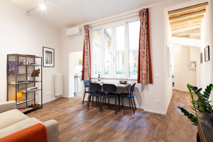 Your Home Away in the Heart of Florence, Piazza Santa Croce