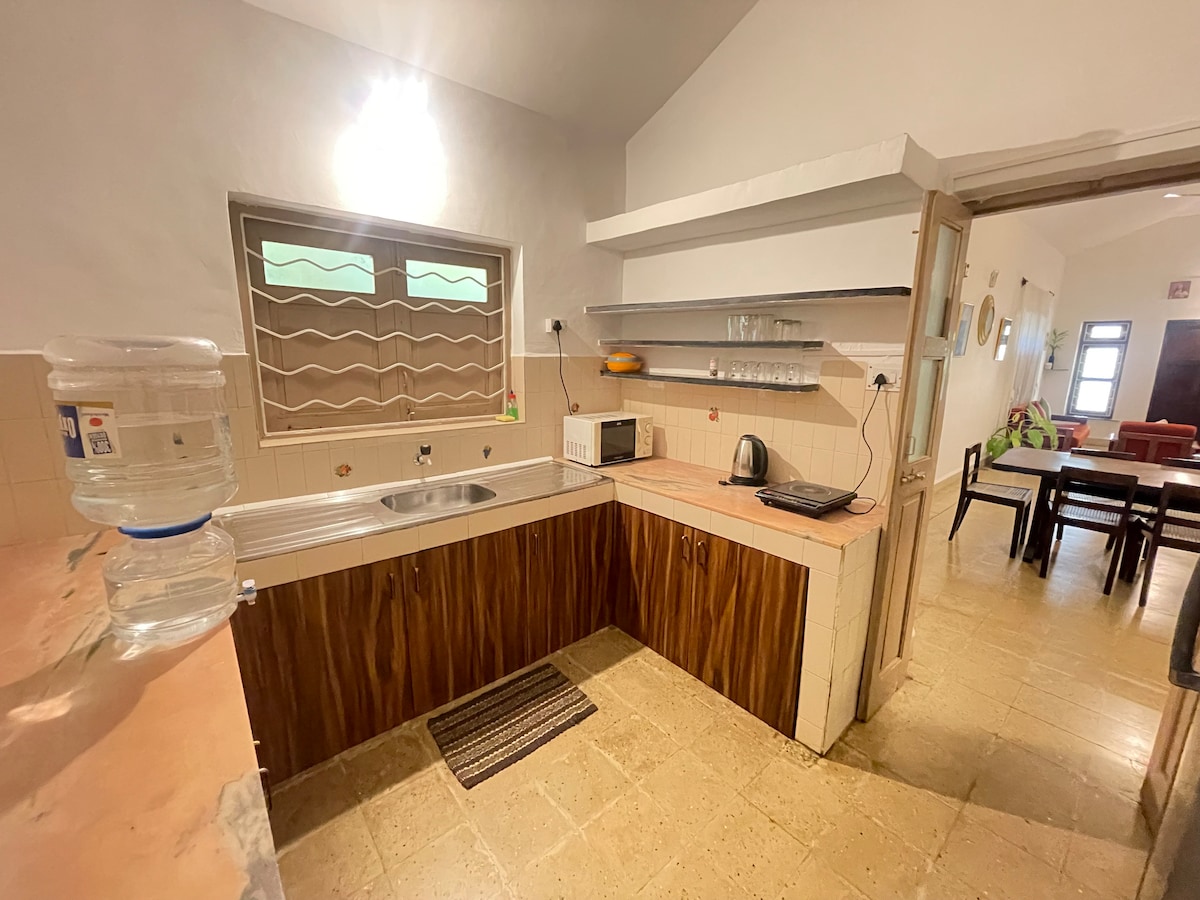 Beautiful 2 BR Villa with Pool in Candolim, Goa