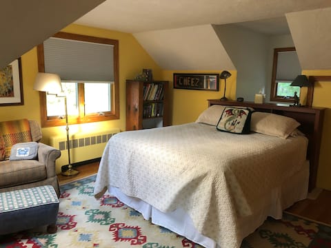 2 Private BRs in cozy cape near historic Concord