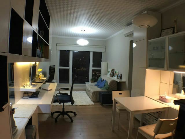 Awesome Apt at Central location gallery image 2