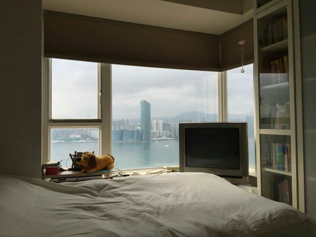 Awesome Apt at Central location