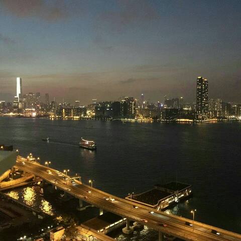 Awesome Apt at Central location gallery image 5