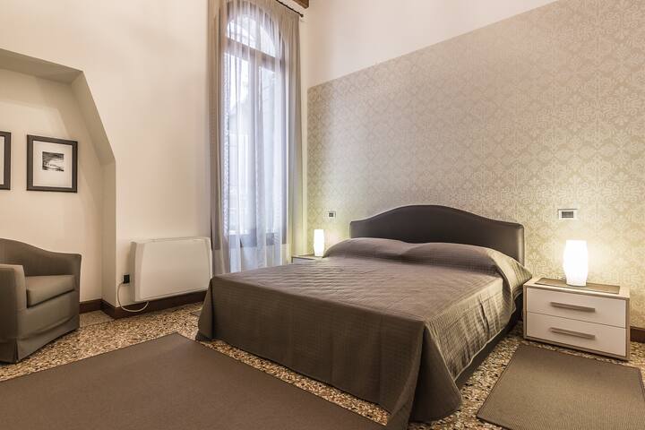 Ca’ Del Monastero 4 Apartment for 8 Guests! gallery image 3