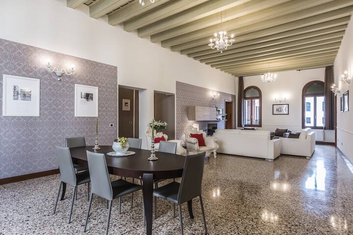 Ca’ Del Monastero 4 Apartment for 8 Guests! gallery image 2