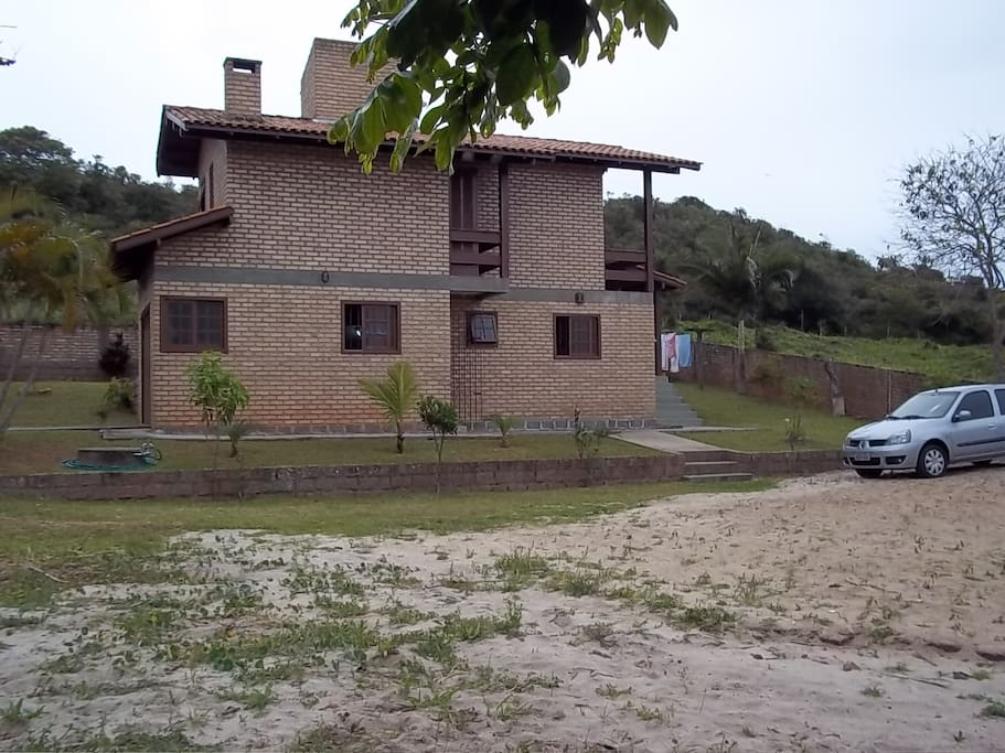 vista parcial da casa de lateral