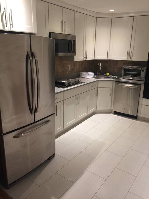 Cooking capabilities (2 burner electric cook top, electric oven and microwave)