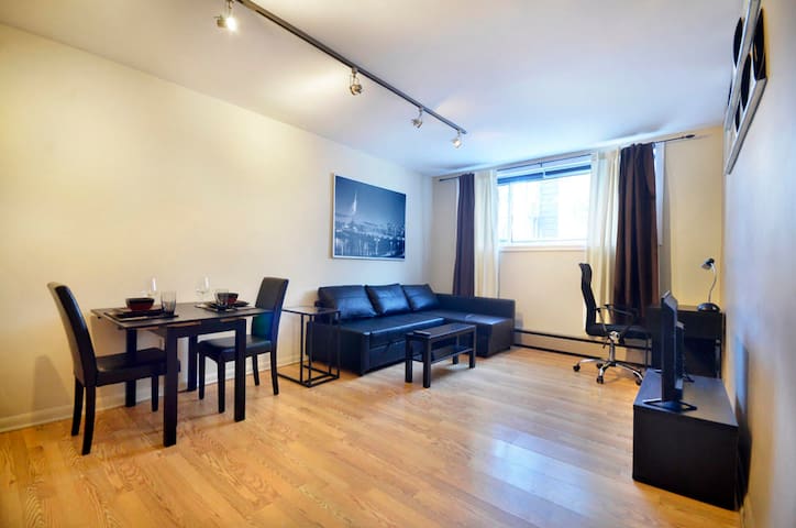 Fully Equipped Condo minutes from downtown