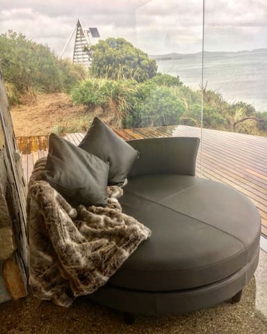 Absolute Beachfront Luxury Beach House gallery image 2