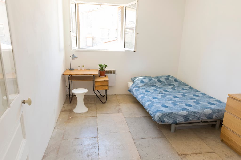La chambre.