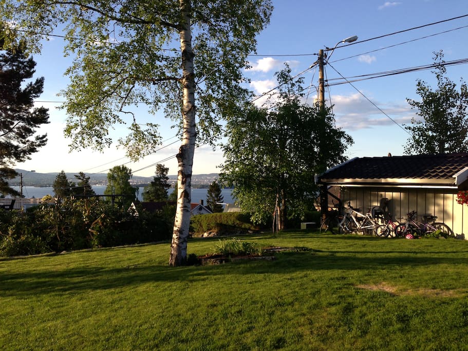 Garden with a view over the fjord and Oslo