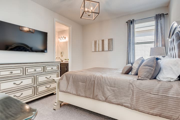 2nd Floor Guest Room