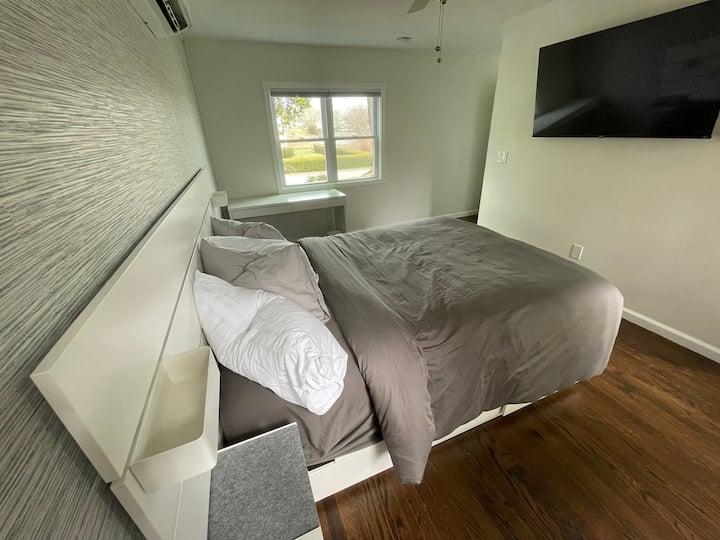 Sink into a cloud. Our premium mattress is topped with a plush topper for the ultimate sleep experience.