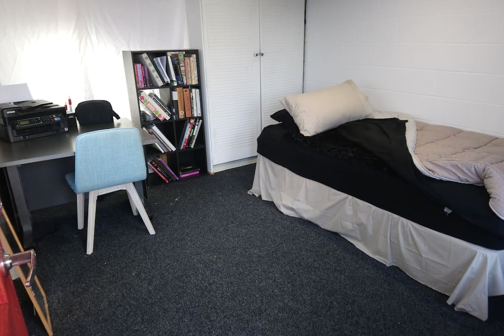 Very spacious bedroom (can put another single bed if needed)