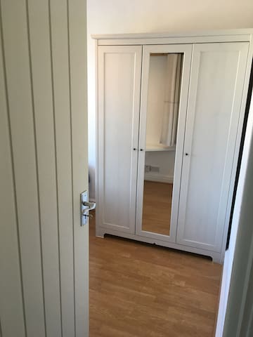 1 room with double bed in quiet area