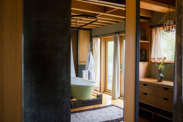 Onsen oasis + Portland’s finest at your feet gallery image 4