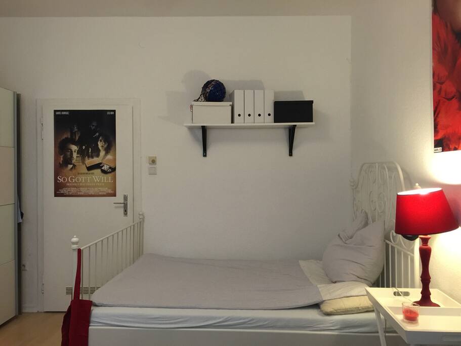Wohn- und Schlafzimmer