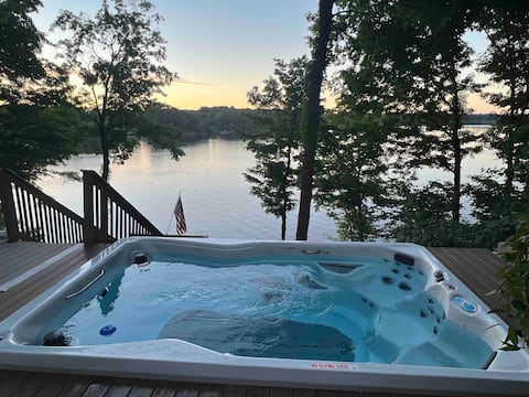 Winter escape - hot tub, ski, winter lake views
