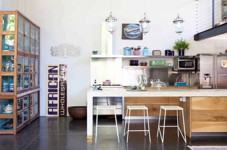 Views, pool, central, perfect. gallery image 5