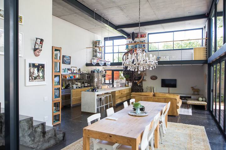 Views, pool, central, perfect. gallery image 4