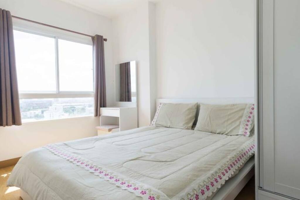 Queen size bed