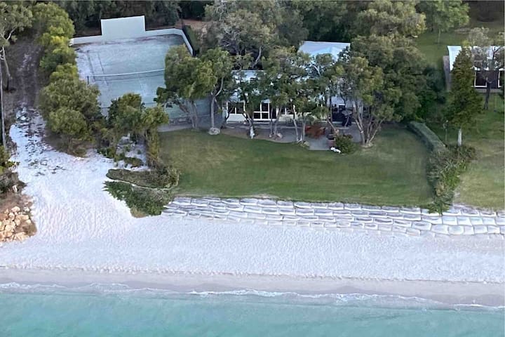 Sea’esta Sands- Absolute Beachfront Family Retreat