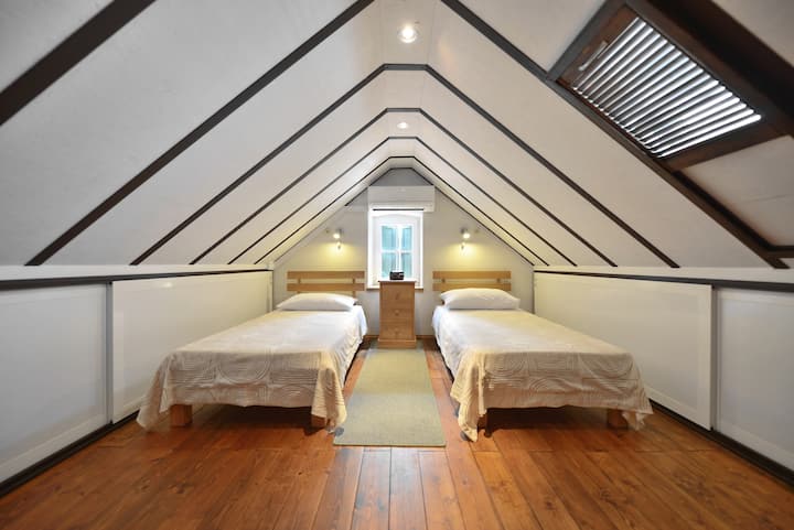 ห้องพักขนาดใหญ่ (เข้าร่วมเตียงได้)