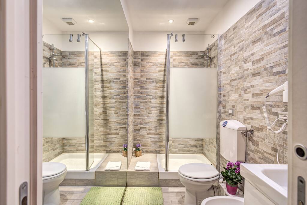 bathroom of the 2nd bedroom
