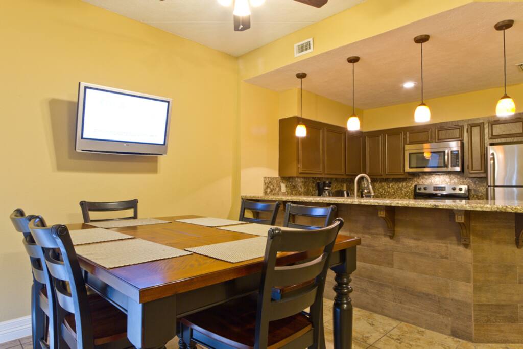 dining area kitchen
