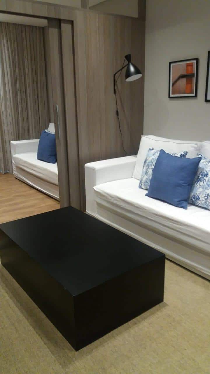 Kanapék franciaágy : egy a nappaliban és egy az irodában