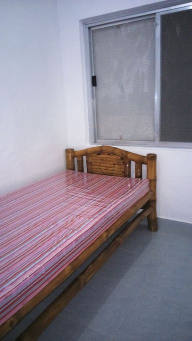 Chambre 1 personne lit en 90*190