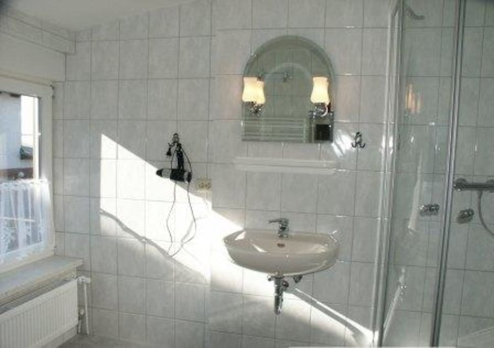 Tageslichtduschbad