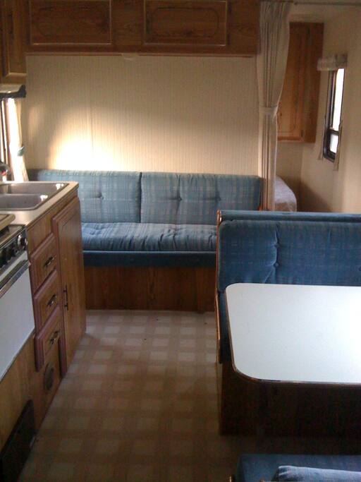 sofa pulls out to single bed