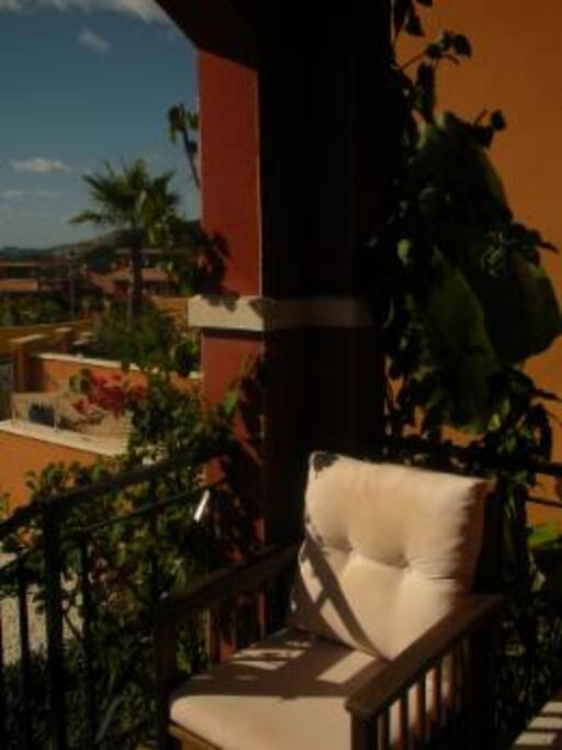 The front veranda is ideal for early morning breakfast or sun downers!