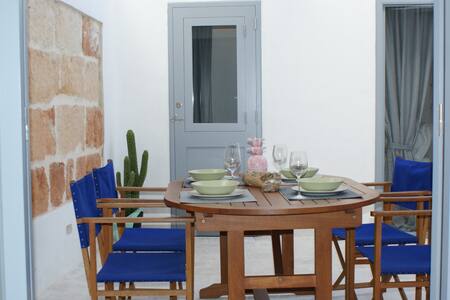 CASA EN CENTRO REFORMADA Y DECORADA RECIENTEMENTE