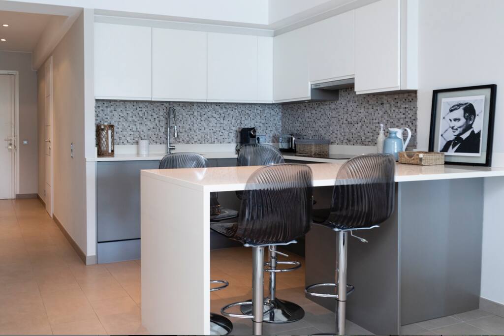 Modern and well equipped kitchen