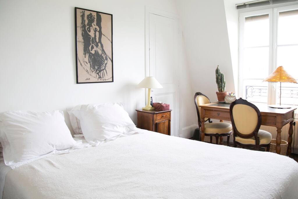Comfy bed, cozy bedroom