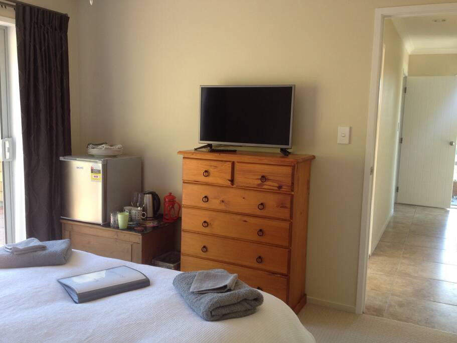 Queen room