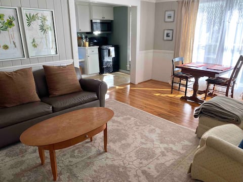 Cozy Carriage House
