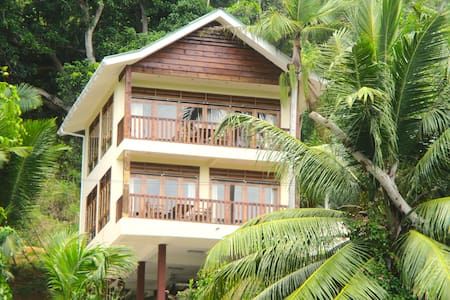 Healing Islands Chalet "Losean", stunning sea view