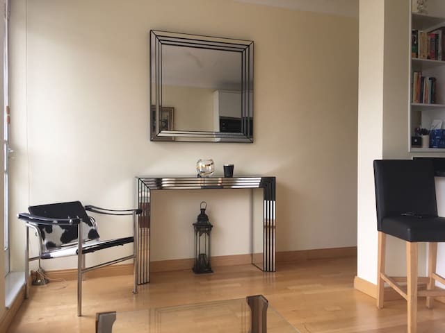 2 Bedroom Apartment on Lancaster Gate W2
